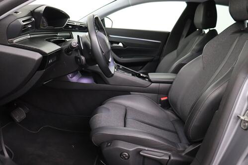 PEUGEOT 508 ALLURE PACK 1.2 PURETECH  EAT8 + A/T + GPS + CARPLAY + CAMERA + PDC + CRUISE + HALF/LEDER + ALU 