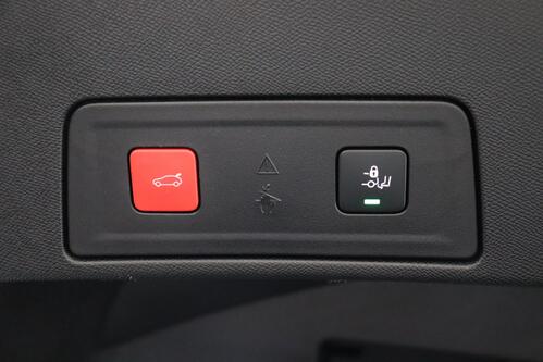 PEUGEOT 508 ALLURE PACK 1.2 PURETECH  EAT8 + A/T + GPS + CARPLAY + CAMERA + PDC + CRUISE + HALF/LEDER + ALU 
