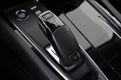 PEUGEOT 508 ALLURE PACK 1.2 PURETECH  EAT8 + A/T + GPS + CARPLAY + CAMERA + PDC + CRUISE + HALF/LEDER + ALU 