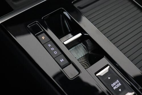 OPEL Astra SPORTS TOURER 1.2T GS + A/T + CARPLAY + CAMERA + HALF/LEDER + PDC + CRUISE(ACC) + OPEN DAK + ALU 