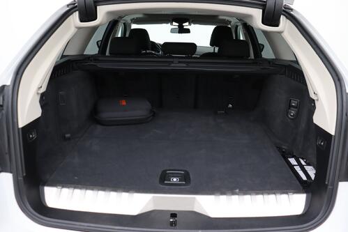 BMW 530 e iA XDRIVE TOURING + CARPLAY + GPS + CAMERA + PDC + CRUISE + ALU 