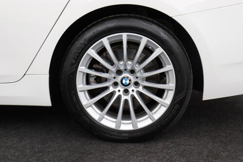 BMW 530 e iA XDRIVE TOURING + CARPLAY + GPS + CAMERA + PDC + CRUISE + ALU 