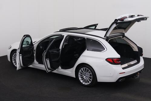 BMW 530 e iA XDRIVE TOURING + CARPLAY + GPS + CAMERA + PDC + CRUISE + ALU 