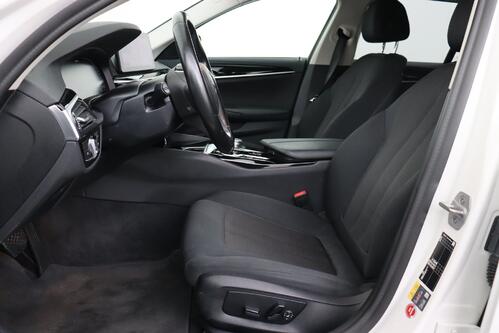 BMW 530 e iA XDRIVE TOURING + CARPLAY + GPS + CAMERA + PDC + CRUISE + ALU 