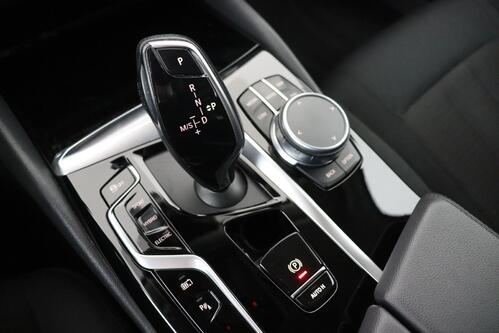 BMW 530 e iA XDRIVE TOURING + CARPLAY + GPS + CAMERA + PDC + CRUISE + ALU 