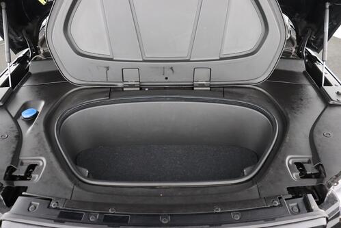 VOLVO XC40 P8 RECHARGE GEARTRONIC 78 kWh + GPS + CAMERA + LEDER/ALCANTARA + PDC + CRUISE + ALU 20