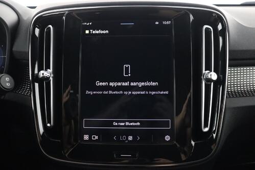 VOLVO XC40 P8 RECHARGE GEARTRONIC 78 kWh + GPS + CAMERA + LEDER/ALCANTARA + PDC + CRUISE + ALU 20