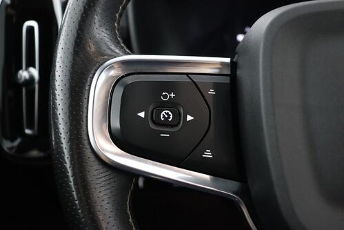 VOLVO XC40 P8 RECHARGE GEARTRONIC 78 kWh + GPS + CAMERA + LEDER/ALCANTARA + PDC + CRUISE + ALU 20