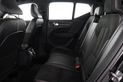 VOLVO XC40 P8 RECHARGE GEARTRONIC 78 kWh + GPS + CAMERA + LEDER/ALCANTARA + PDC + CRUISE + ALU 20