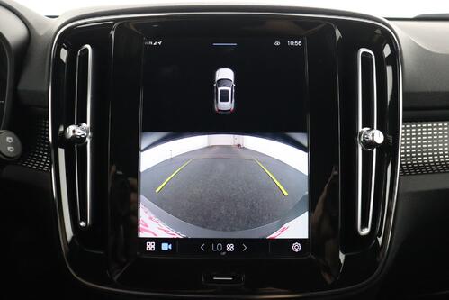 VOLVO XC40 P8 RECHARGE GEARTRONIC 78 kWh + GPS + CAMERA + LEDER/ALCANTARA + PDC + CRUISE + ALU 20