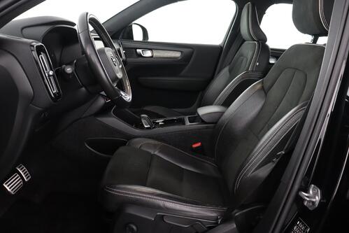 VOLVO XC40 P8 RECHARGE GEARTRONIC 78 kWh + GPS + CAMERA + LEDER/ALCANTARA + PDC + CRUISE + ALU 20