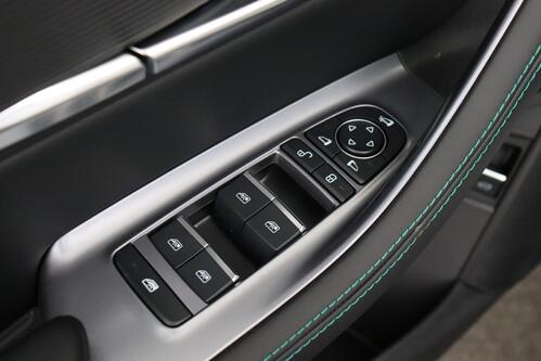 BYD Seal U COMFORT 71.8 kWh+ A/T + GPS + LEDER + CARPLAY + CAMERA + PDC + PANO DAK + CRUISE + ALU 19