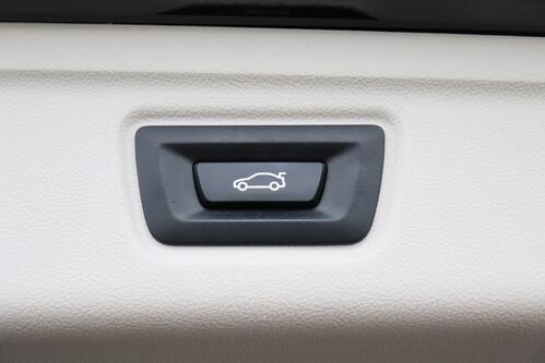 BMW 320 e TOURING iA + GPS + CARPLAY + PDC + CRUISE + PANO DAK + ALU + TREKHAAK 