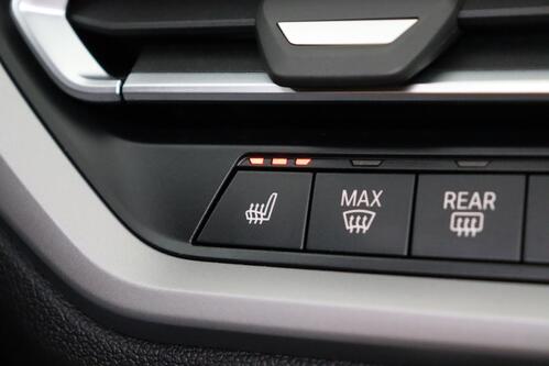 BMW 320 e TOURING iA + GPS + CARPLAY + PDC + CRUISE + PANO DAK + ALU + TREKHAAK 