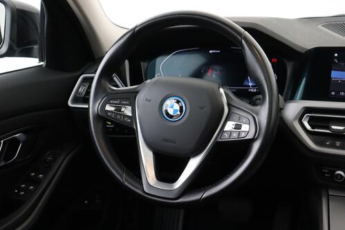 BMW 320 e TOURING iA + GPS + CARPLAY + PDC + CRUISE + PANO DAK + ALU + TREKHAAK 