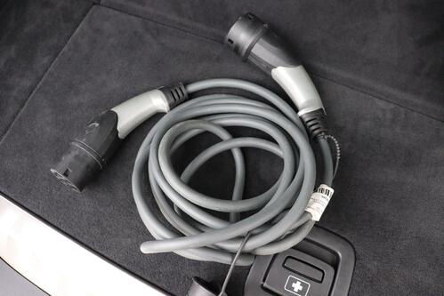 BMW 320 e TOURING iA + GPS + CARPLAY + PDC + CRUISE + PANO DAK + ALU + TREKHAAK 