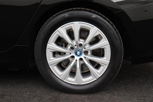 BMW 320 e TOURING iA + GPS + CARPLAY + PDC + CRUISE + PANO DAK + ALU + TREKHAAK 