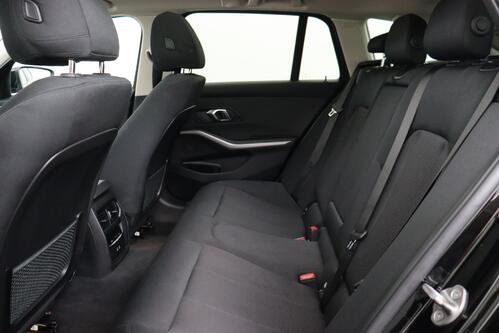 BMW 320 e TOURING iA + GPS + CARPLAY + PDC + CRUISE + PANO DAK + ALU + TREKHAAK 