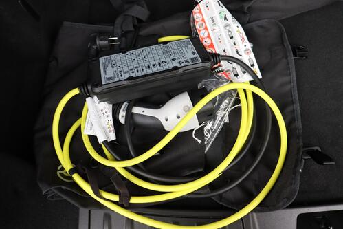 LAND ROVER Range Rover Evoque P300 e PHEV  +  CARPLAY + GPS + CAMERA + PDC + PANO + LEDER + ALU 