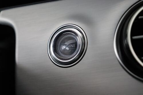 MERCEDES-BENZ E 300 e iA LIMITED ADVANTAGE PHEV + CARPLAY + GPS + CAMERA + PDC + HALF-LEDER + ALU 