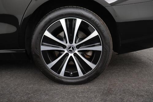 MERCEDES-BENZ E 300 e iA LIMITED ADVANTAGE PHEV + CARPLAY + GPS + CAMERA + PDC + HALF-LEDER + ALU 