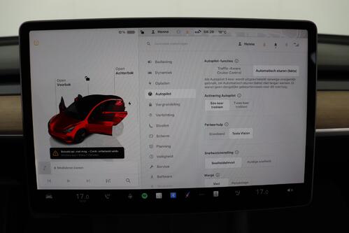TESLA Model 3  RWD 60 kWh + A/T + GPS + LEDER + CAMERA + PDC + CRUISE + PANO DAK + ALU 