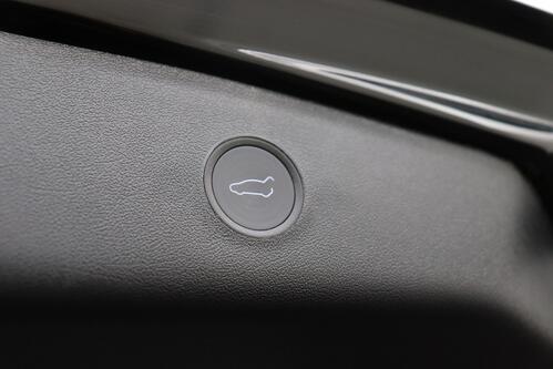 TESLA Model 3  RWD 60 kWh + A/T + GPS + LEDER + CAMERA + PDC + CRUISE + PANO DAK + ALU 