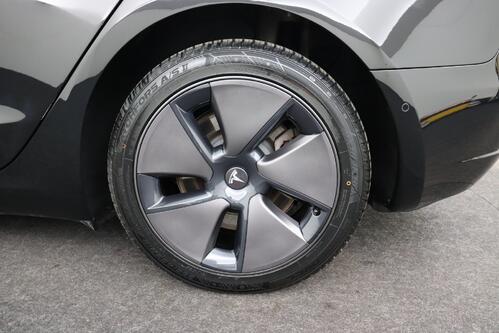 TESLA Model 3 STANDARD RANGE RWD 60.5 kWh + GPS + LEDER + CAMERA + PDC + CRUISE + PANO DAK + ALU
