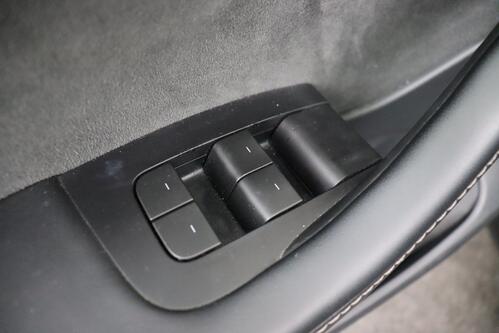 TESLA Model 3 STANDARD RANGE RWD 60.5 kWh + GPS + LEDER + CAMERA + PDC + CRUISE + PANO DAK + ALU