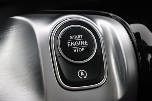 MERCEDES-BENZ GLB 180 AMG-Line iA  + GPS + LEDER/ALCANTARA + PDC + CRUISE + ALU 19