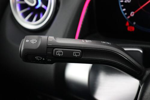 MERCEDES-BENZ GLB 180 AMG-Line iA  + GPS + LEDER/ALCANTARA + PDC + CRUISE + ALU 19