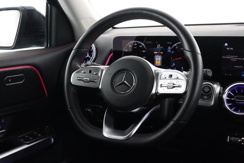 MERCEDES-BENZ GLB 180 AMG-Line iA  + GPS + LEDER/ALCANTARA + PDC + CRUISE + ALU 19