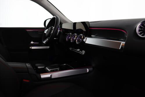 MERCEDES-BENZ GLB 180 AMG-Line iA  + GPS + LEDER/ALCANTARA + PDC + CRUISE + ALU 19