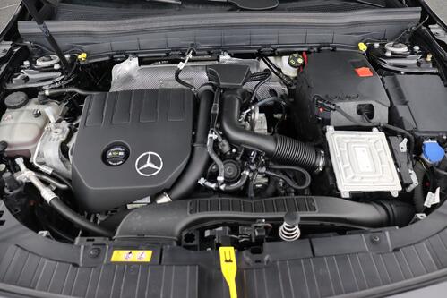 MERCEDES-BENZ GLB 180 AMG-Line iA  + GPS + LEDER/ALCANTARA + PDC + CRUISE + ALU 19