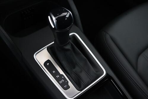 AUDI Q2 S-LINE 1.5TSI S-TRONIC + GPS + LEDER + CAMERA + PDC + CRUISE + ALU 17