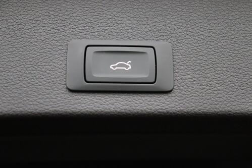 AUDI Q2 S-LINE 1.5TSI S-TRONIC + GPS + LEDER + CAMERA + PDC + CRUISE + ALU 17