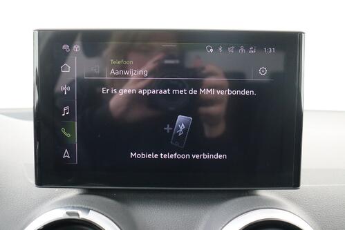 AUDI Q2 S-LINE 1.5TSI S-TRONIC + GPS + LEDER + CAMERA + PDC + CRUISE + ALU 17