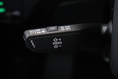 AUDI Q2 S-LINE 1.5TSI S-TRONIC + GPS + LEDER + CAMERA + PDC + CRUISE + ALU 17