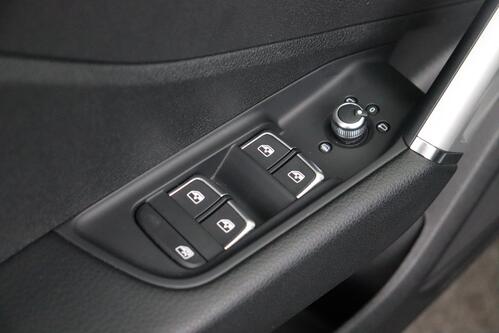 AUDI Q2 S-LINE 1.5TSI S-TRONIC + GPS + LEDER + CAMERA + PDC + CRUISE + ALU 17