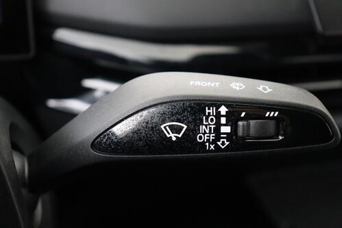 MG MG4 STANDARD LIMOUSINE 51 kWh + CARPLAY + PDC