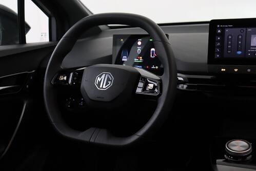 MG MG4 STANDARD LIMOUSINE 51 kWh + CARPLAY + PDC