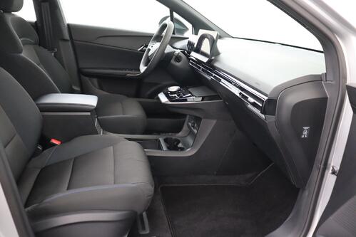 MG MG4 STANDARD LIMOUSINE 51 kWh + CARPLAY + PDC