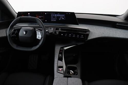 PEUGEOT 3008 ALLURE 1.2 PURETECH MHEV  EAT8 + A/T + GPS + CARPLAY + HALF/LEDER + CAMERA + PDC + CRUISE(ACC) + ALU 19