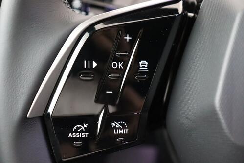 PEUGEOT 3008 ALLURE 1.2 PURETECH MHEV  EAT8 + A/T + GPS + CARPLAY + HALF/LEDER + CAMERA + PDC + CRUISE(ACC) + ALU 19