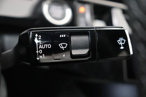 PEUGEOT 3008 ALLURE 1.2 PURETECH MHEV  EAT8 + A/T + GPS + CARPLAY + HALF/LEDER + CAMERA + PDC + CRUISE(ACC) + ALU 19