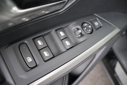 PEUGEOT 3008 ALLURE 1.2 PURETECH MHEV  EAT8 + A/T + GPS + CARPLAY + HALF/LEDER + CAMERA + PDC + CRUISE(ACC) + ALU 19