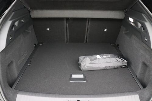 PEUGEOT 3008 ALLURE 1.2 PURETECH MHEV  EAT8 + A/T + GPS + CARPLAY + HALF/LEDER + CAMERA + PDC + CRUISE(ACC) + ALU 19