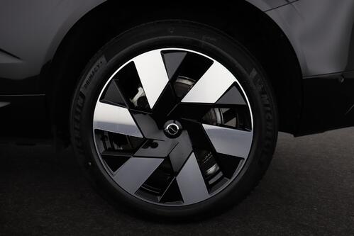 VOLVO XC60 PLUS DARK 2.0T8 RECHARGE + CARPLAY + GPS + CAMERA + PDC + CRUISE (ACC) + PANO + LEDER + ALU 