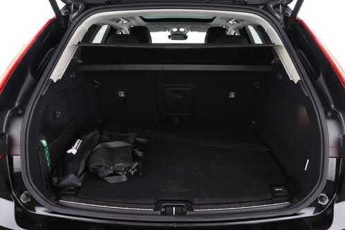 VOLVO XC60 PLUS DARK 2.0T8 RECHARGE + CARPLAY + GPS + CAMERA + PDC + CRUISE (ACC) + PANO + LEDER + ALU 