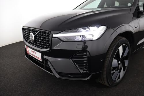 VOLVO XC60 PLUS DARK 2.0T8 RECHARGE + CARPLAY + GPS + CAMERA + PDC + CRUISE (ACC) + PANO + LEDER + ALU 